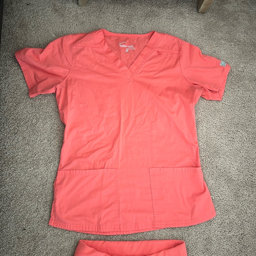 Scrub matching top and bottoms